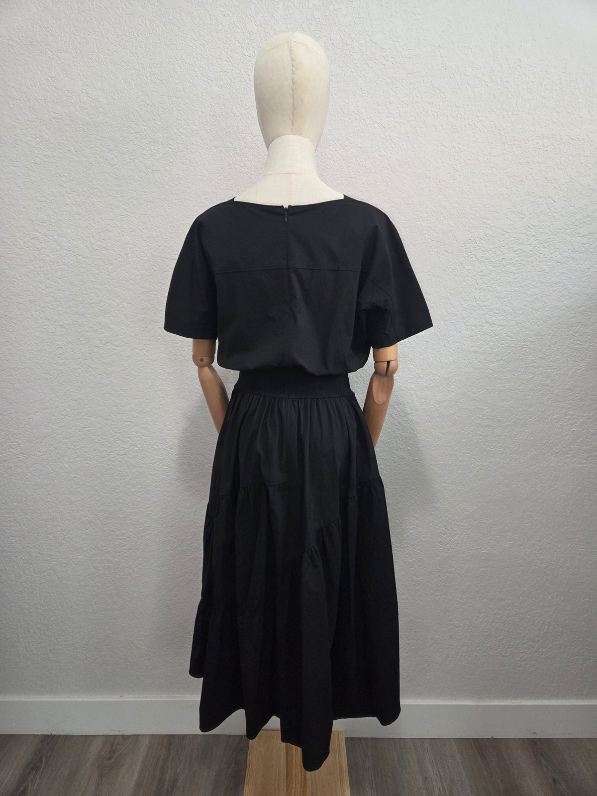 DRESS 002