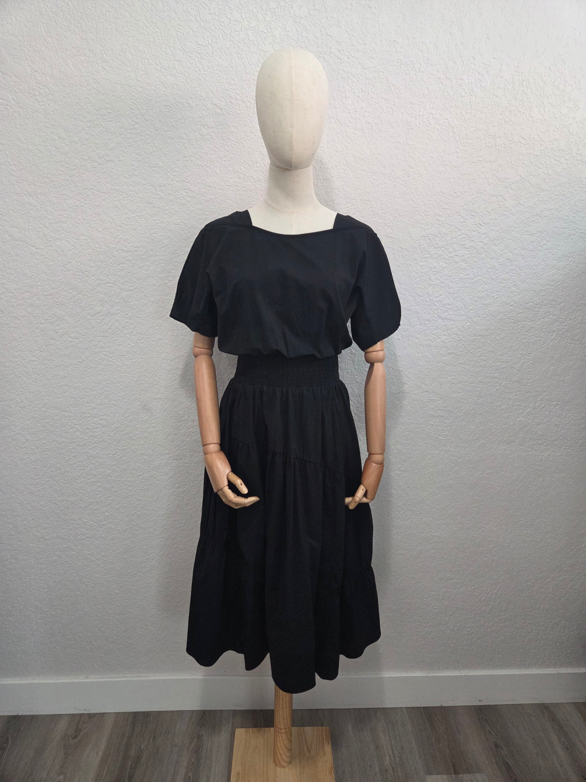 DRESS 002