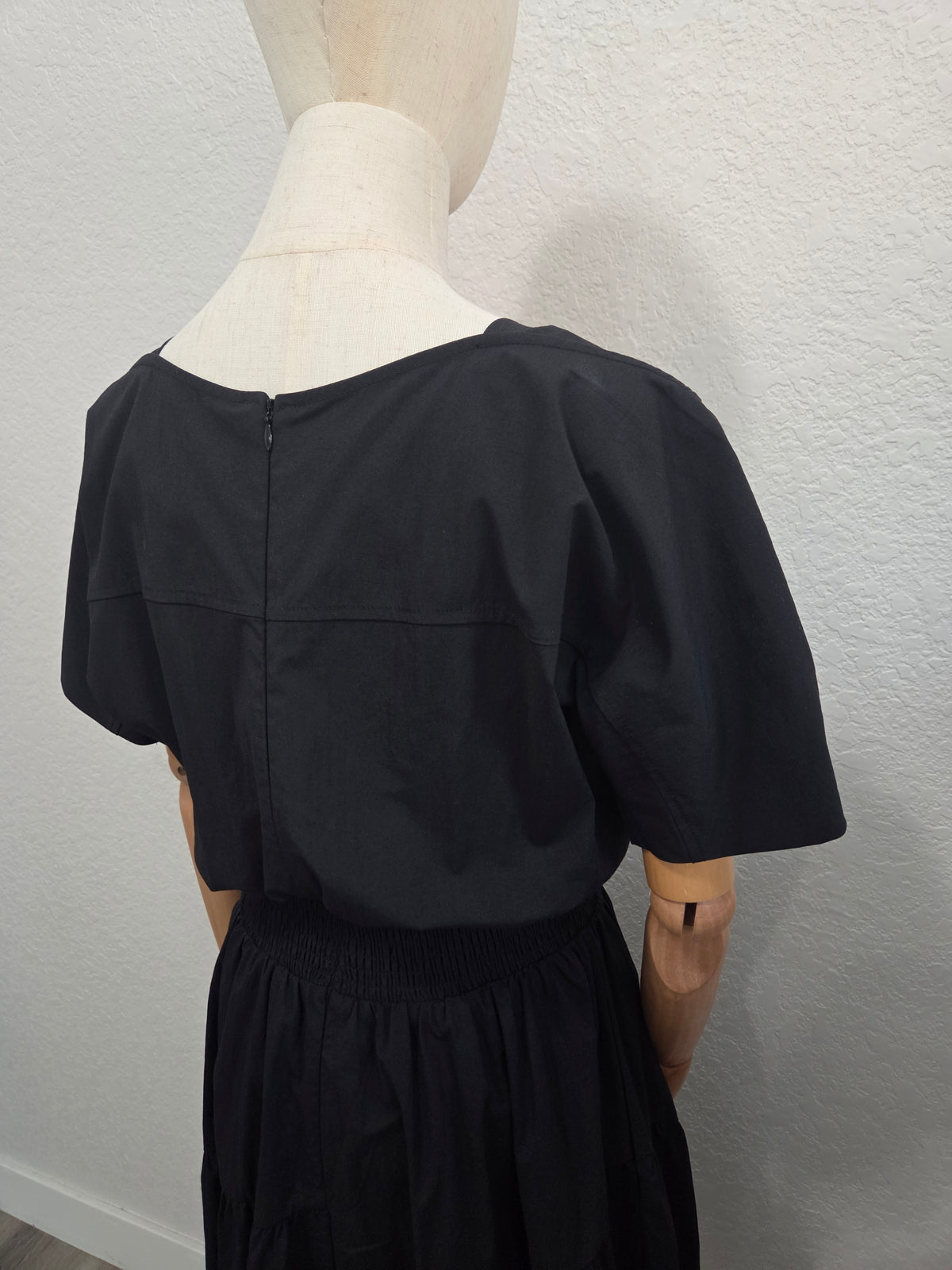 DRESS 002