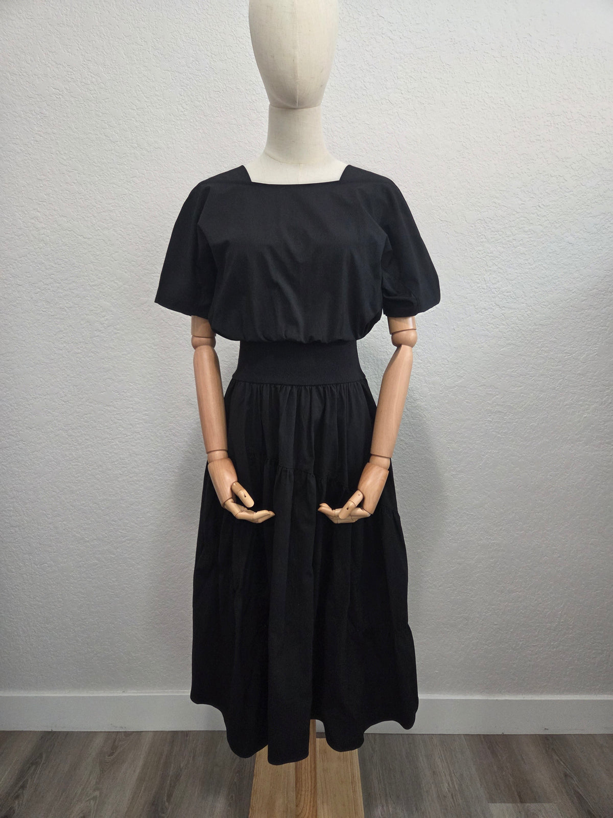 DRESS 002